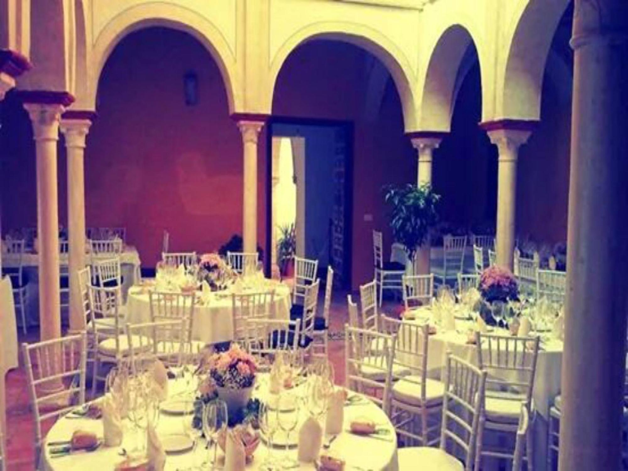 Hostal Cafe Frenteabastos Carmona Kültér fotó