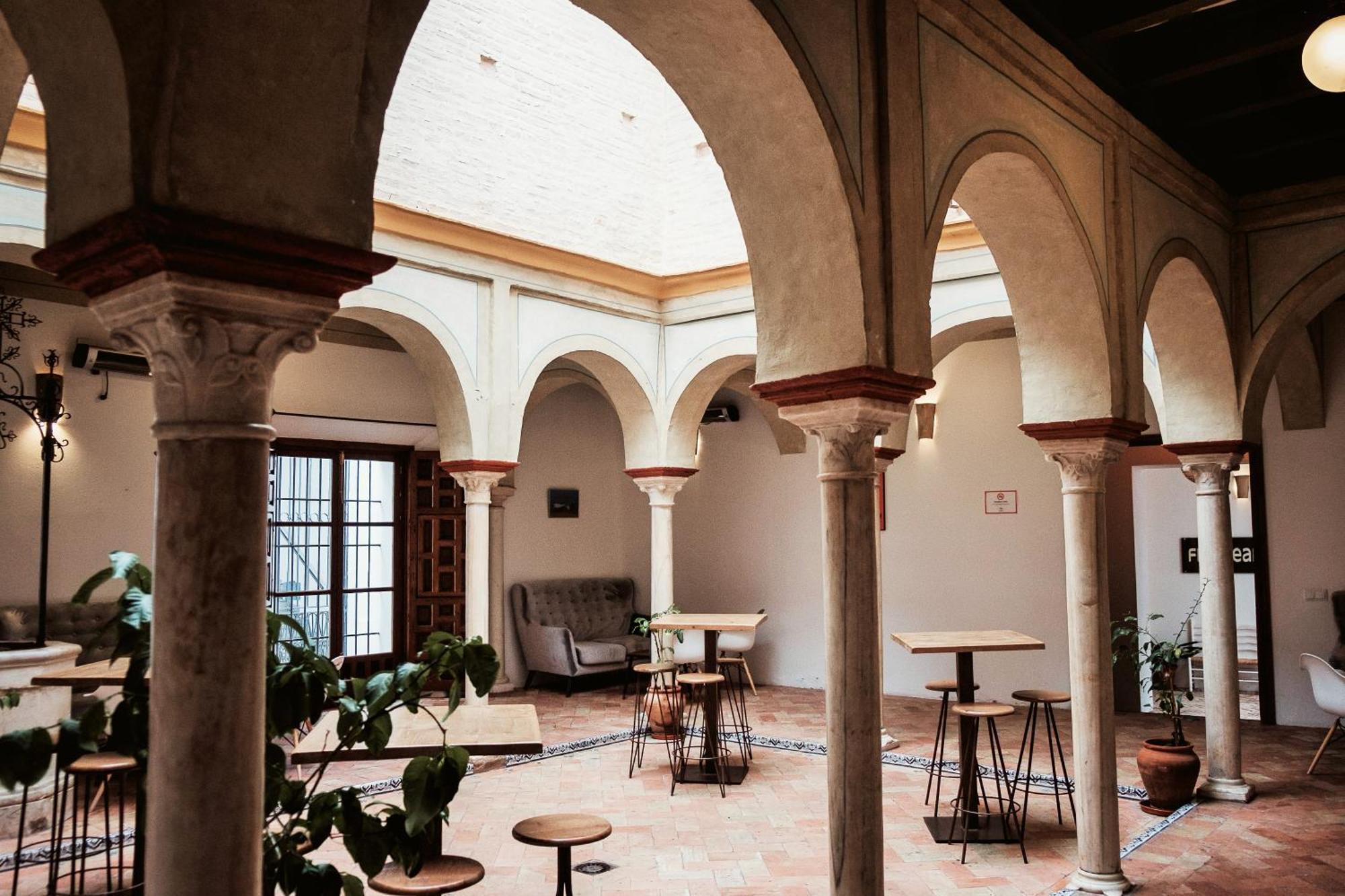 Hostal Cafe Frenteabastos Carmona Kültér fotó