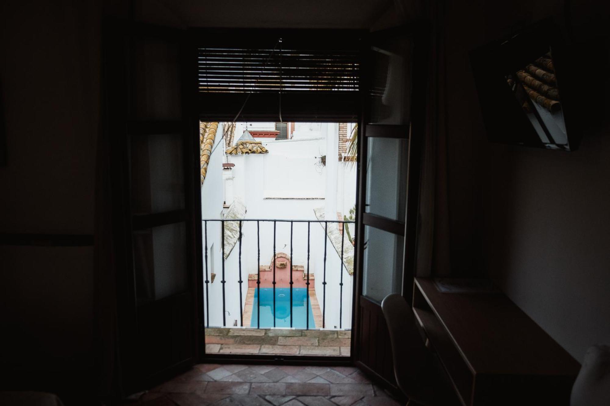Hostal Cafe Frenteabastos Carmona Kültér fotó